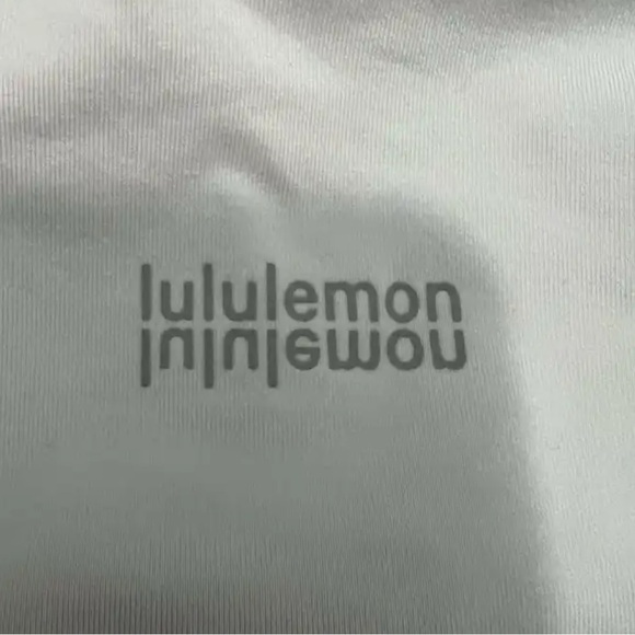 White lululemon on sport bra/ tank top size 4, worn once perfect condition - Picture 4 of 4